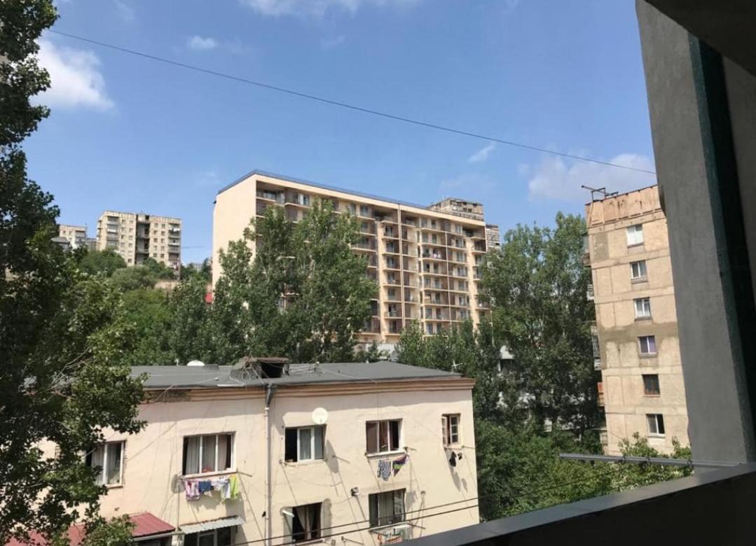 Warm And Bright Apartment In Tbilisi On Saburtalo Экстерьер фото